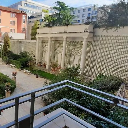 Confortable Avec Terrasse Et Parking * Levallois-Perret