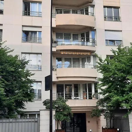 Confortable Avec Terrasse Et Parking * Levallois-Perret