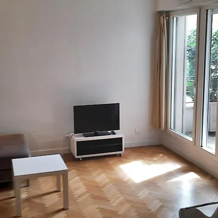 Confortable Avec Terrasse Et Parking Apartment